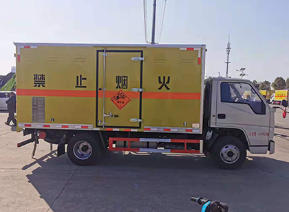 盐源爆破器材运输车技术升级与安全合规新趋势